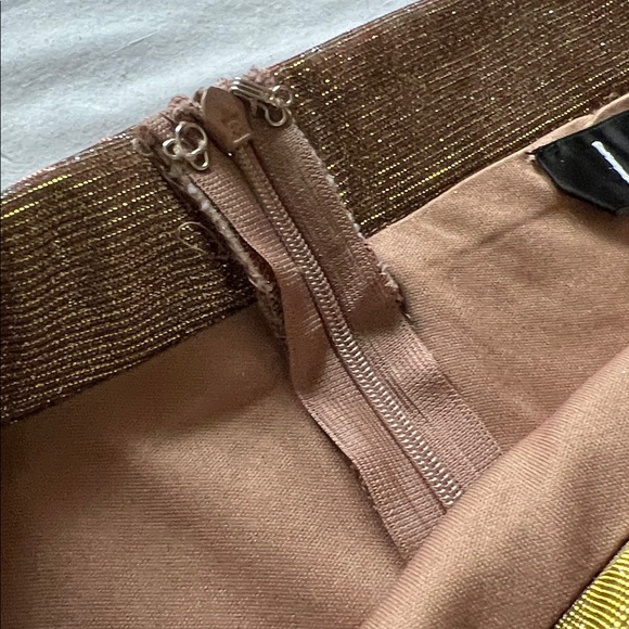 Lulu's Gold and Pink Fabric - Picture 4 of 7